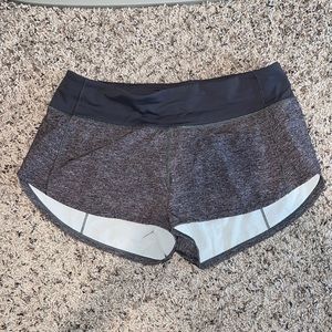 Lululemon speed up low rise lined shorts - size 4
